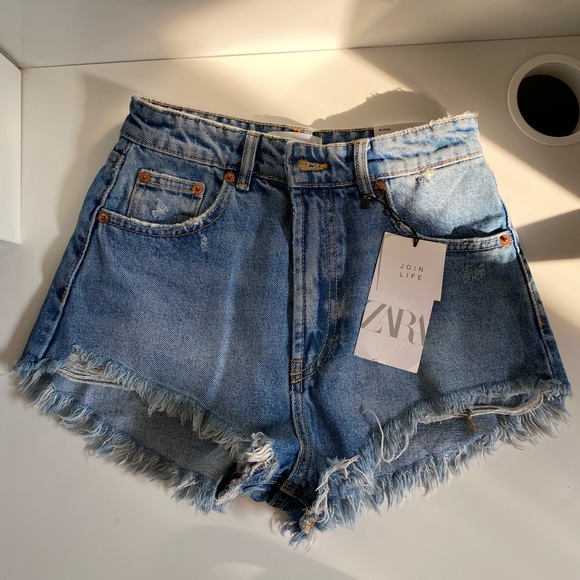 ZARA high rise curved shorts - Picture 1 of 3